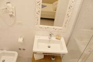 thumbnail: Room amenity