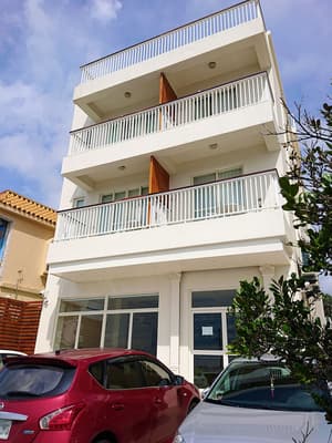 thumbnail: Front of property