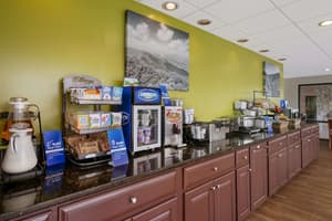 thumbnail: Breakfast area