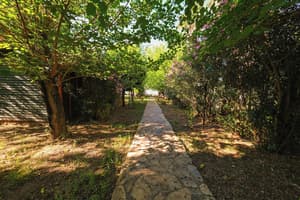thumbnail: Exterior