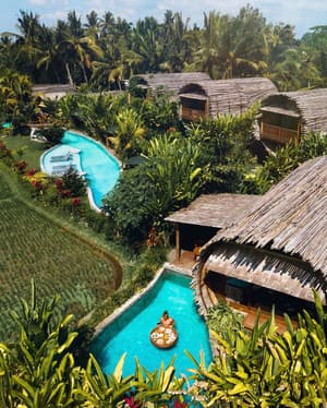 thumbnail: Front of property