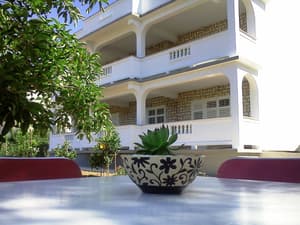 thumbnail: Front of property