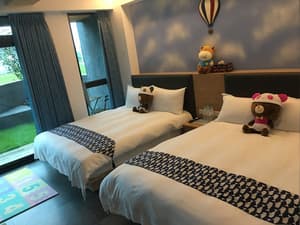 thumbnail: Room