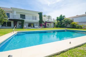 thumbnail: Private pool
