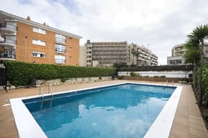 thumbnail: Outdoor pool