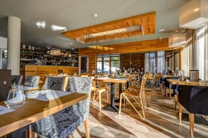 thumbnail: Restaurant