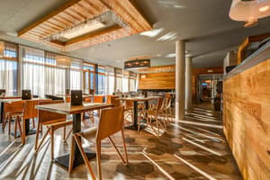 thumbnail: Restaurant