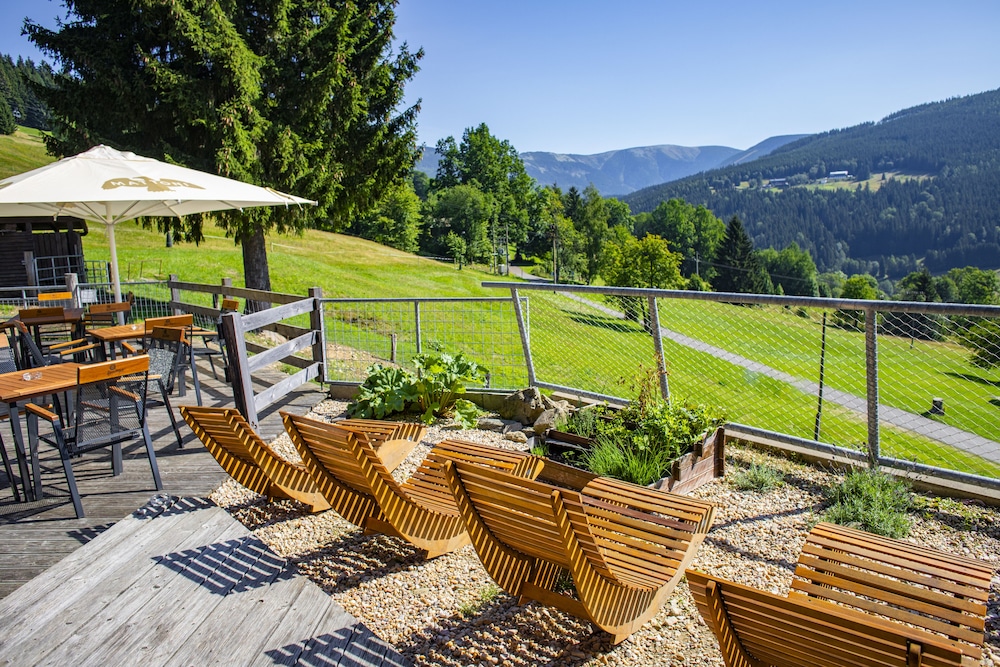 Sundeck