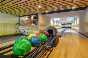 thumbnail: Bowling