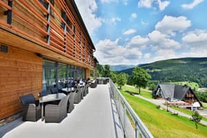 thumbnail: Outdoor dining