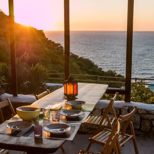 thumbnail: Outdoor dining