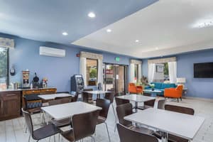thumbnail: Breakfast area