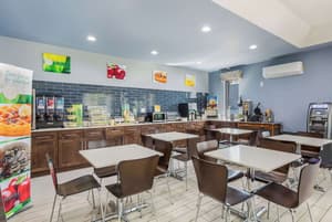 thumbnail: Breakfast area
