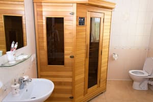 thumbnail: Bathroom amenities