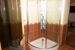 thumbnail: Bathroom shower