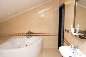 thumbnail: Jetted tub