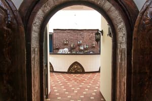 thumbnail: Interior entrance