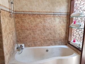 thumbnail: Jetted tub