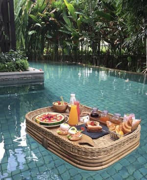thumbnail: Outdoor dining