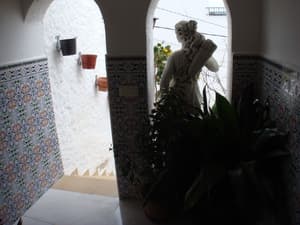 thumbnail: Interior entrance