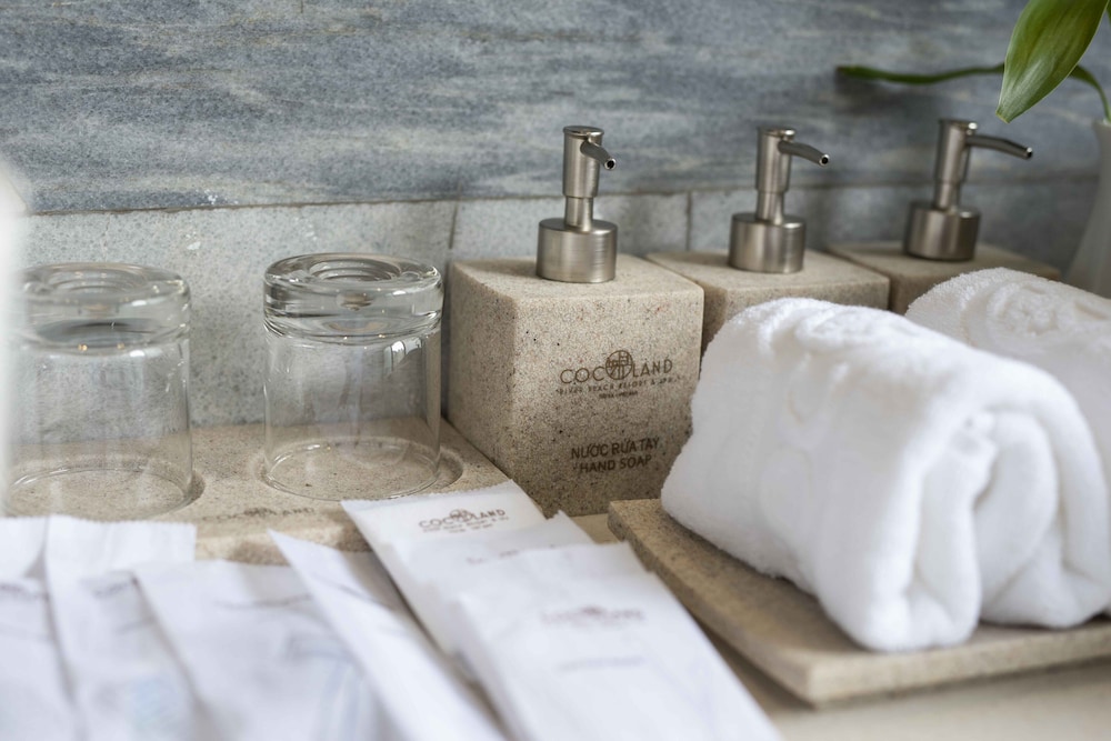 Bathroom amenities