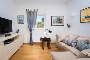 thumbnail: Interior entrance