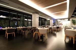 thumbnail: Restaurant