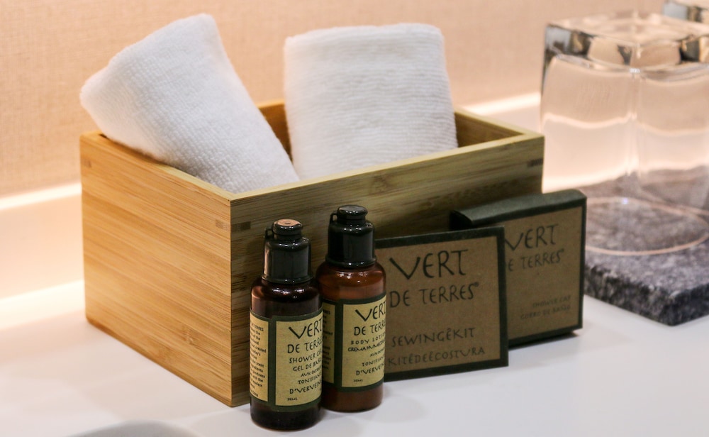 Bathroom amenities