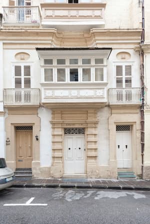 thumbnail: Exterior