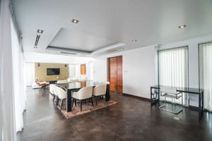 thumbnail: Interior entrance