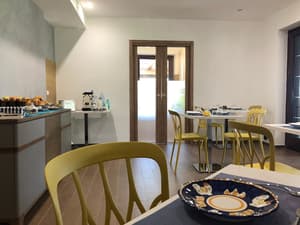 thumbnail: Breakfast area