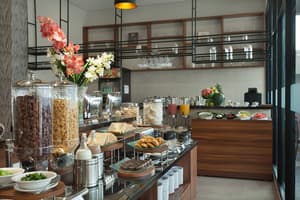 thumbnail: Breakfast area