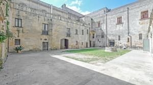 thumbnail: Courtyard