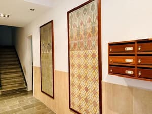thumbnail: Interior entrance