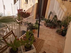 thumbnail: Exterior detail