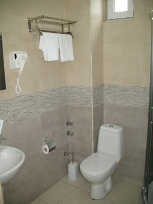 thumbnail: Bathroom amenities
