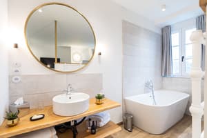 thumbnail: Bathroom