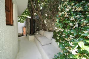 thumbnail: Balcony view