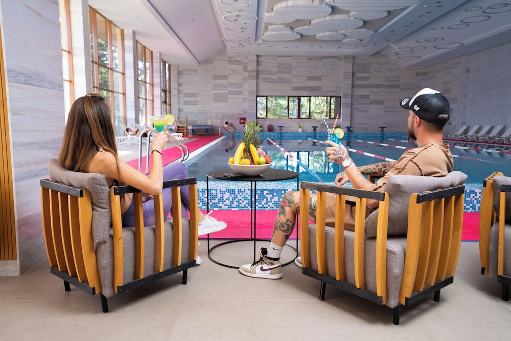 Poolside bar