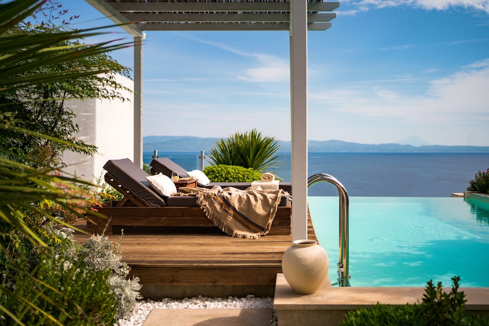 Private pool