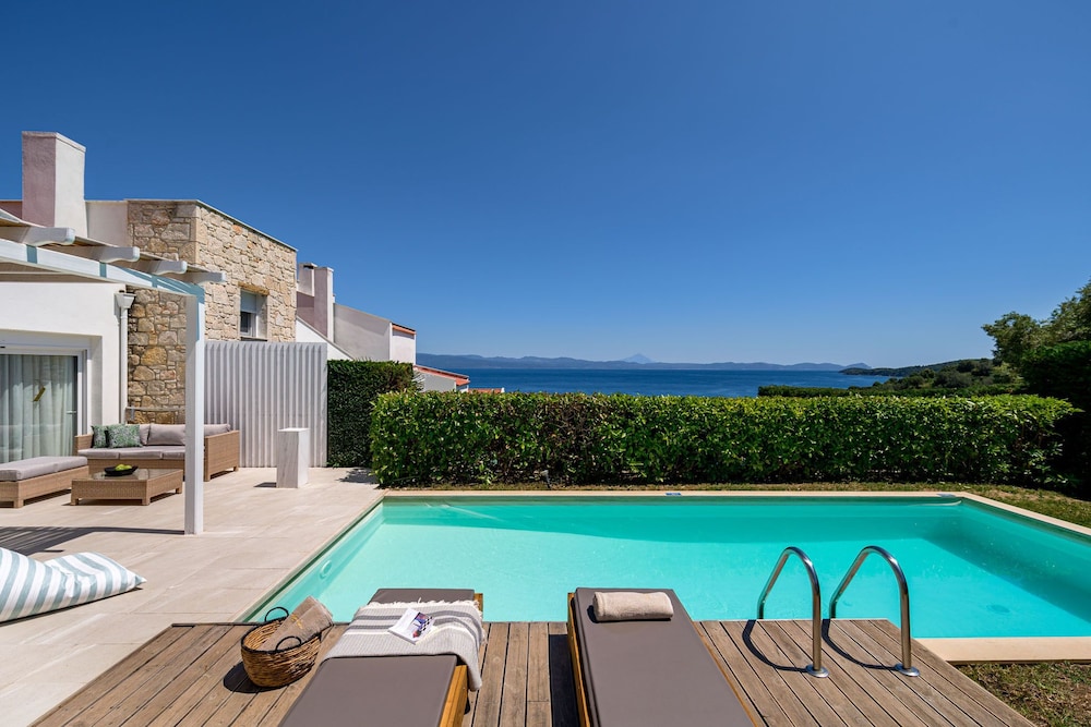 Private pool