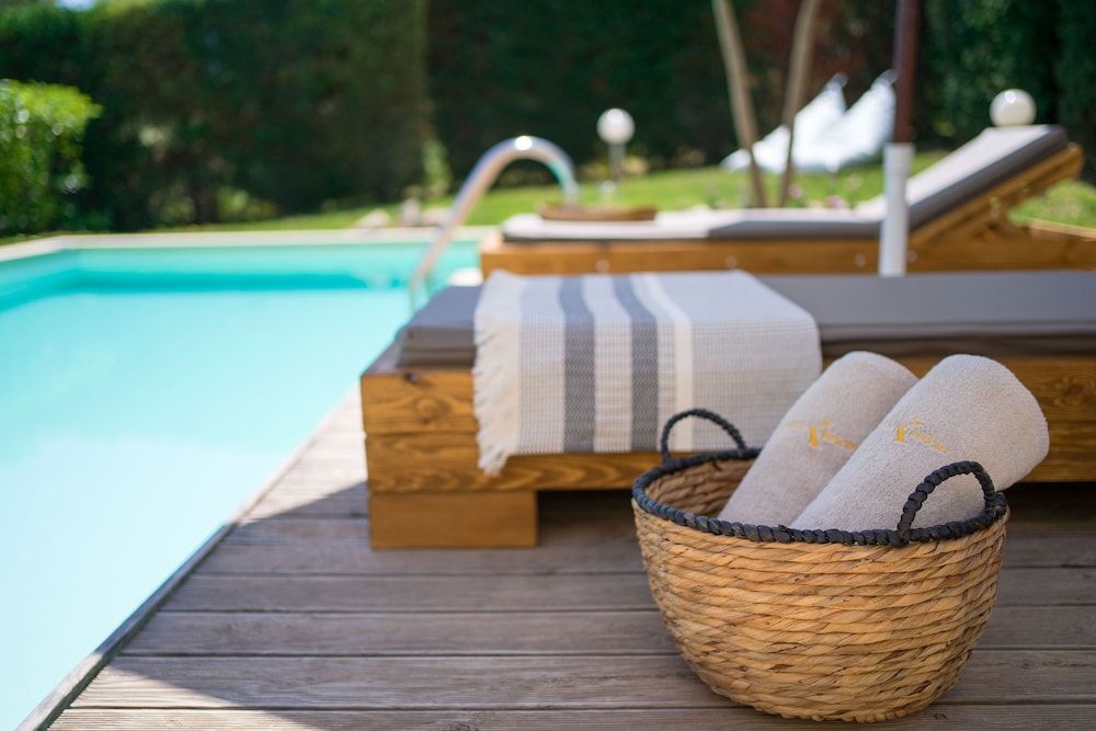 Private pool