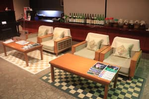 thumbnail: Bar (on property)