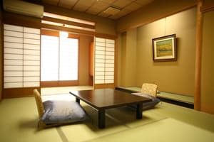 thumbnail: In-room dining