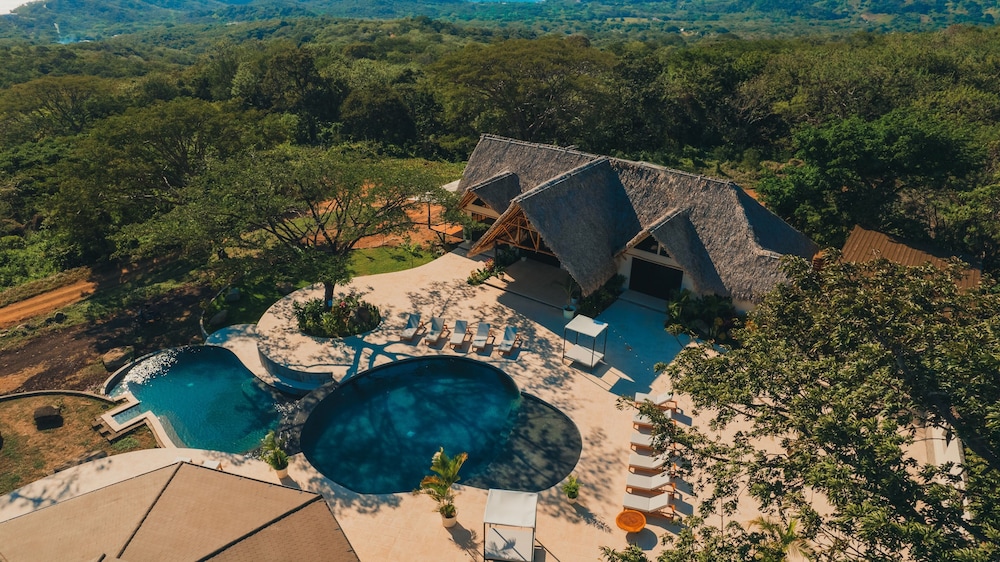 Infinity pool