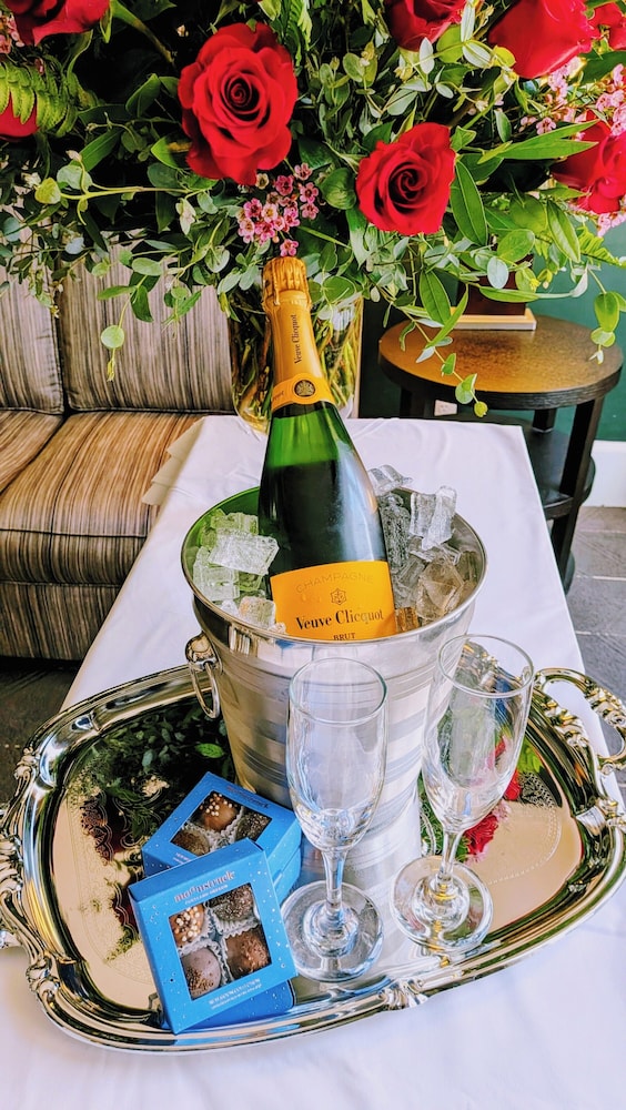 Champagne service