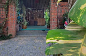 thumbnail: Front of property
