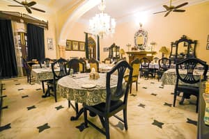thumbnail: Restaurant