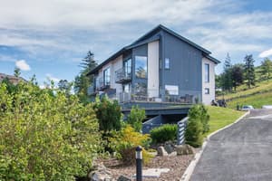 thumbnail: Exterior