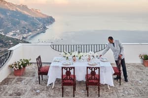 thumbnail: Outdoor dining